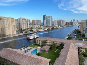 BeachWalk Studio Apmt 2 Beds, Amazing Views- 12B